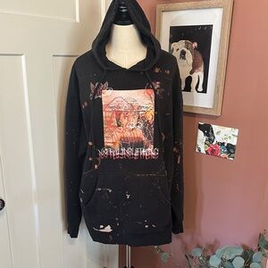 Graffiti inspired bleached kangaroo pocket XL Black red Graphic Unmade hoodie